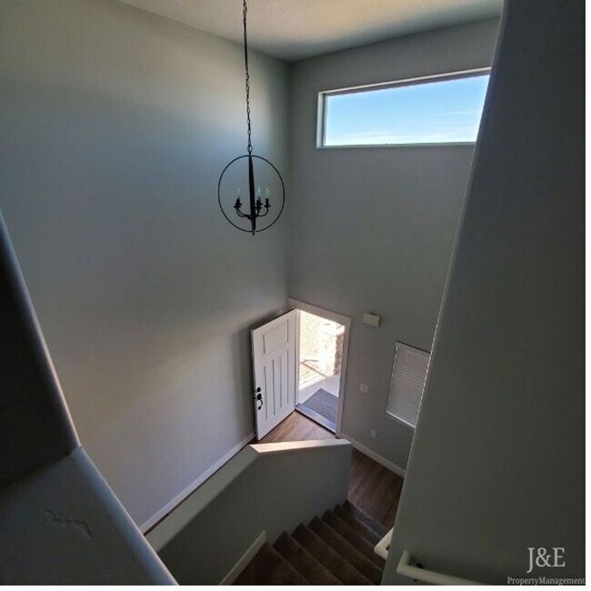Building Photo - 537 W 2150 N