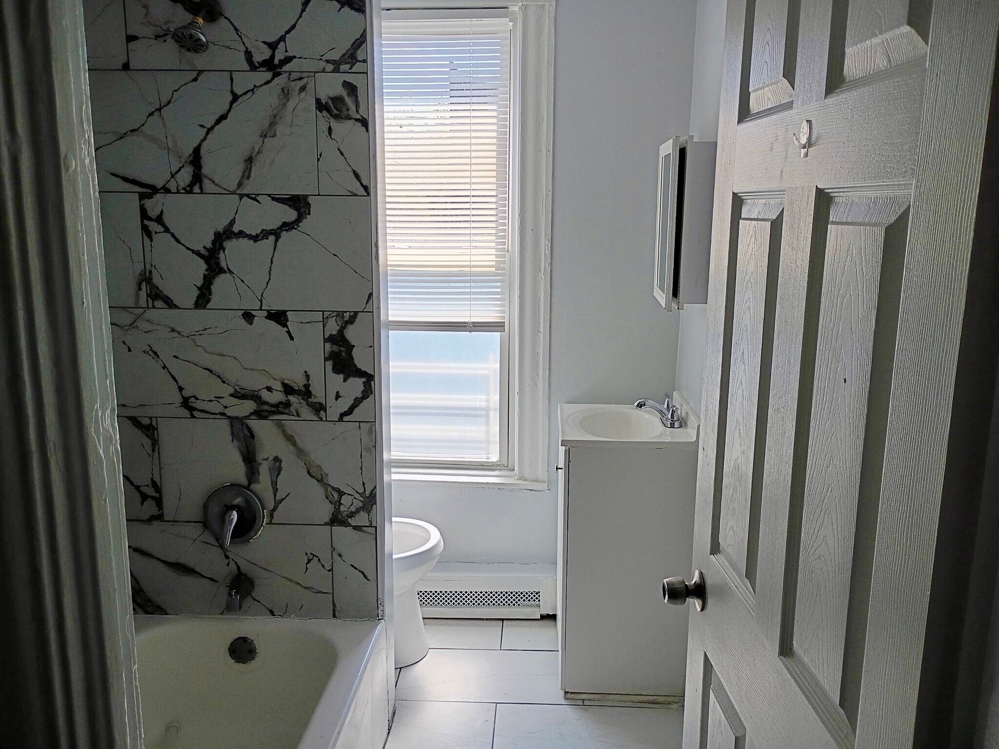 Building Photo - 77 Garden St