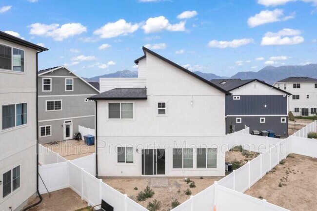 Building Photo - 97 E Polaris Dr