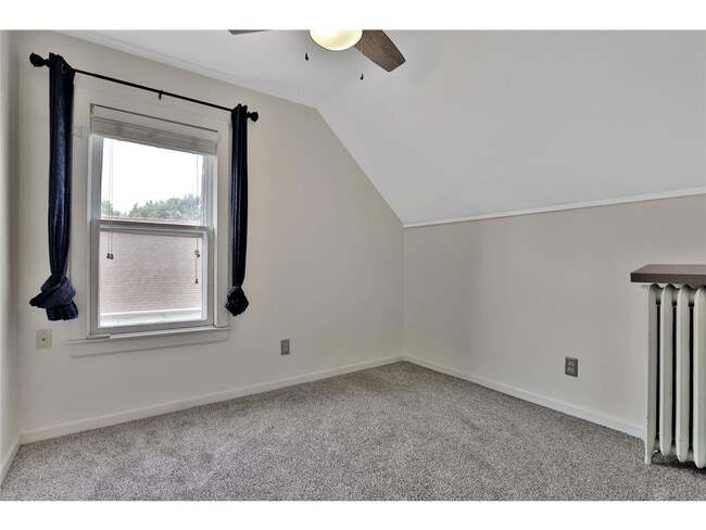 Building Photo - 2122 Temple Ct