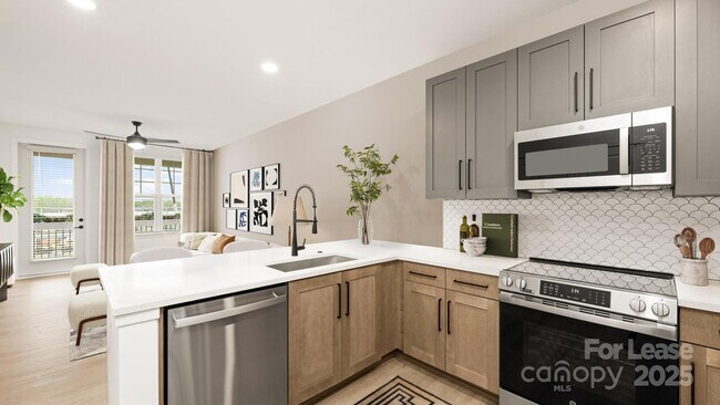 Building Photo - 10500 Midway Pk Dr