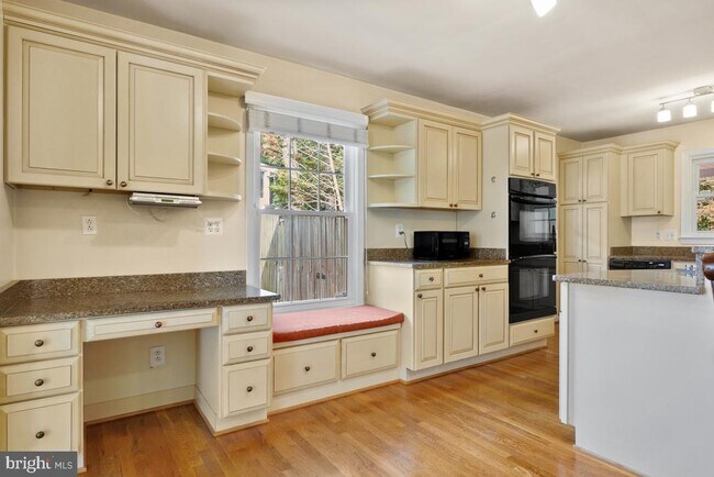Building Photo - 12027 Devilwood Dr
