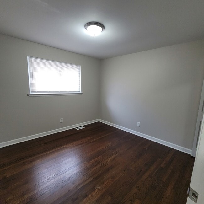 Building Photo - 30816 Grandview Ave