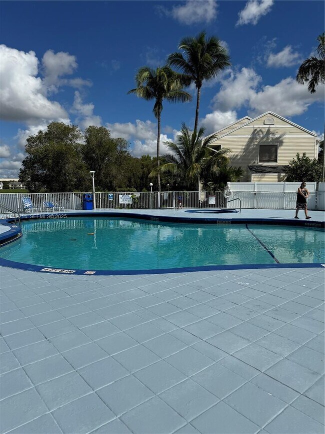 Building Photo - 3405 NW 44th St