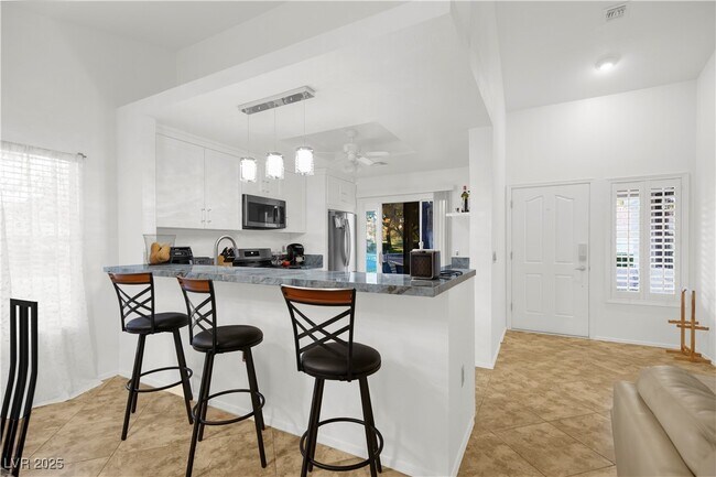 Building Photo - 2800 Linkview Dr