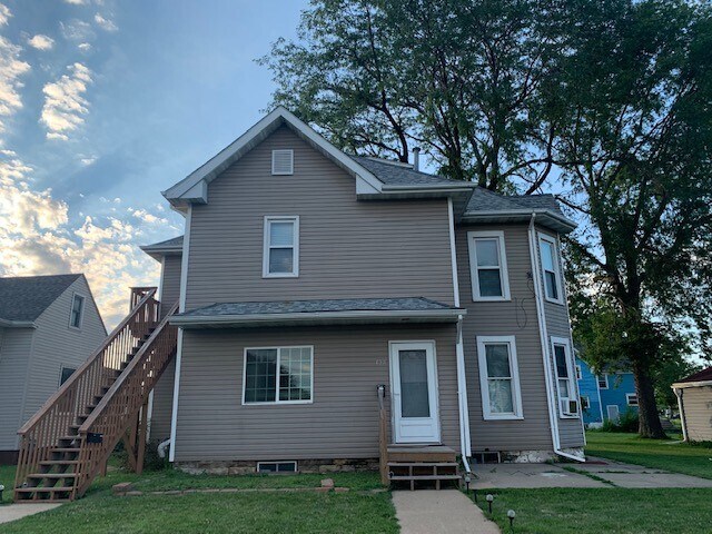 Building Photo - 408 B Ave NW