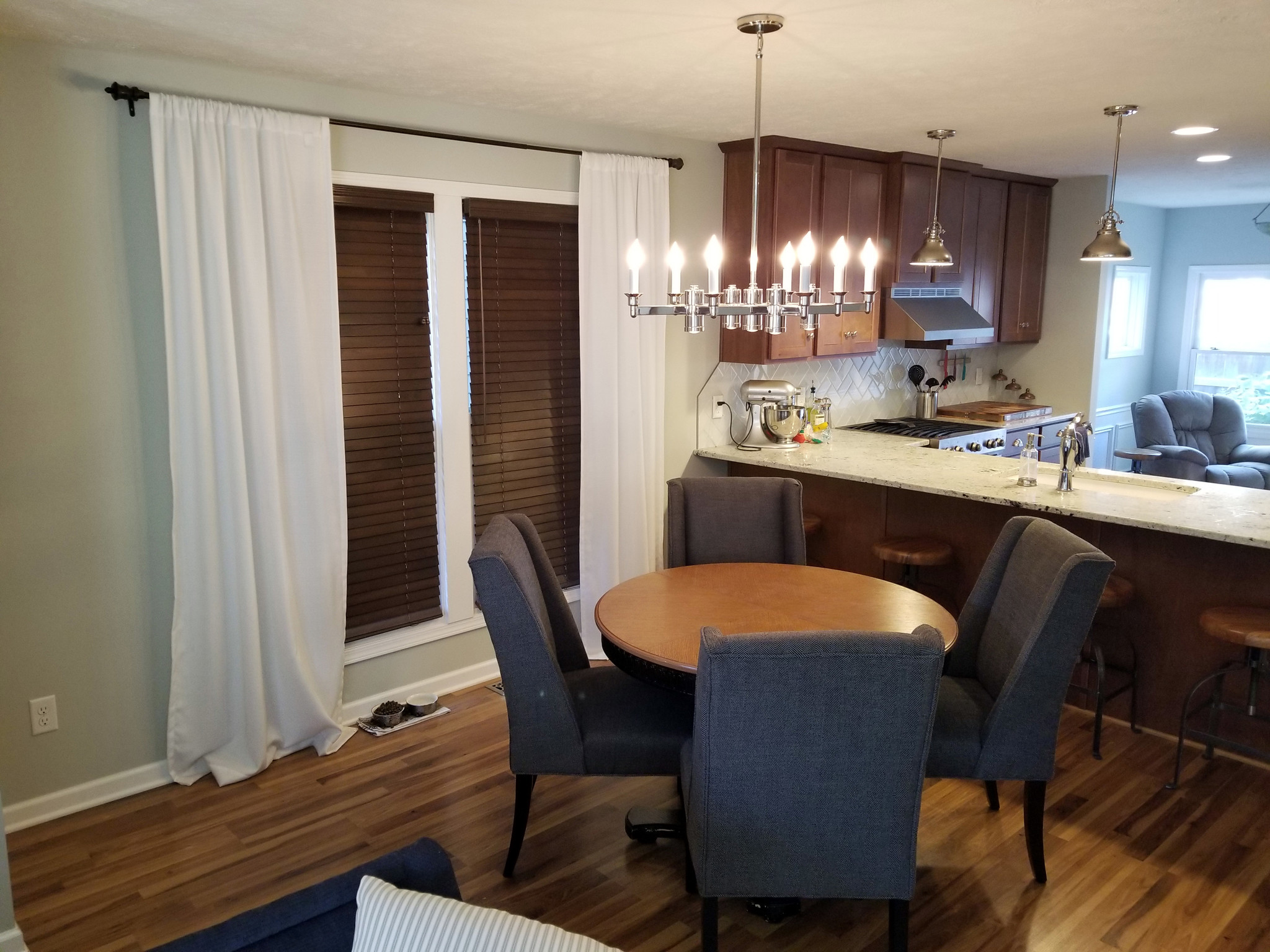 Dining room table and chairs - 923 Blodgett St SE