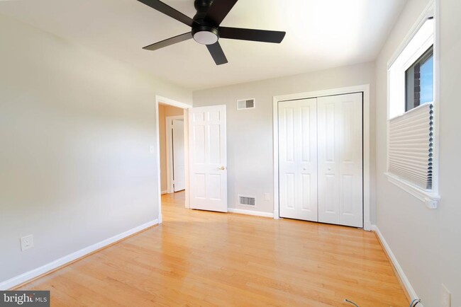 Building Photo - 610 Valley Brook Dr
