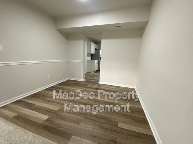 Building Photo - 9 Farrell Ln