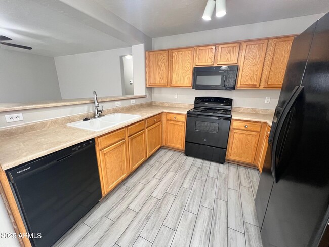 Building Photo - 28516 N Epidote Dr