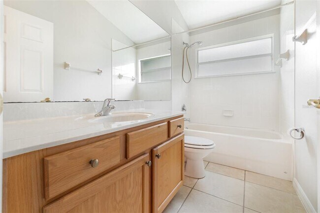 Building Photo - 1610 Song Sparrow Ct