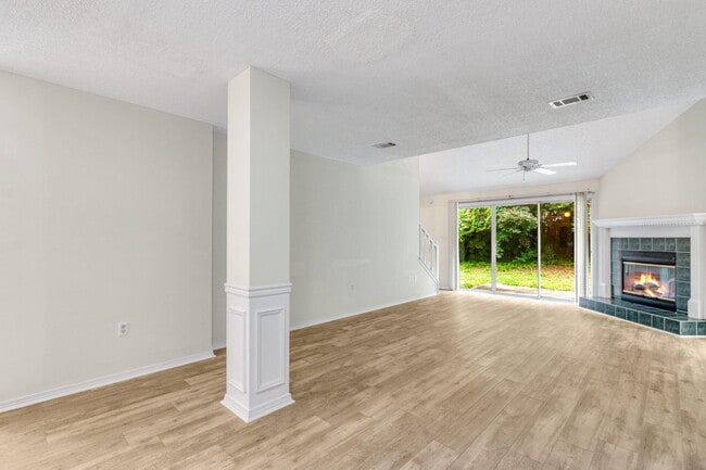 Building Photo - 917 Claeven Cir