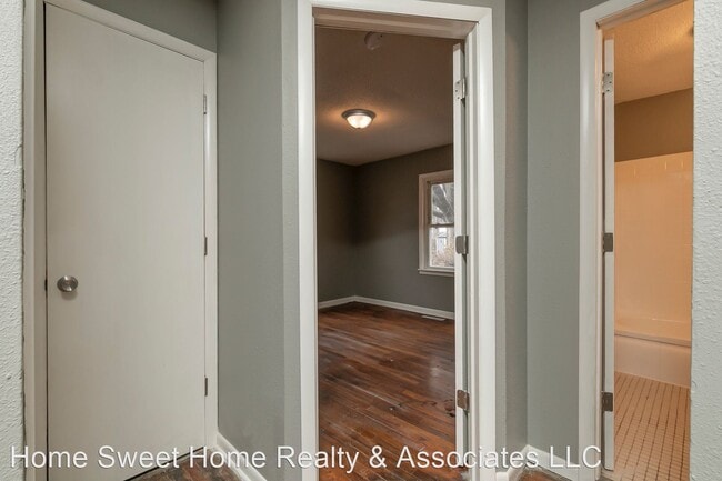 Building Photo - 2 br, 1 bath House - 1411 W Calhoun