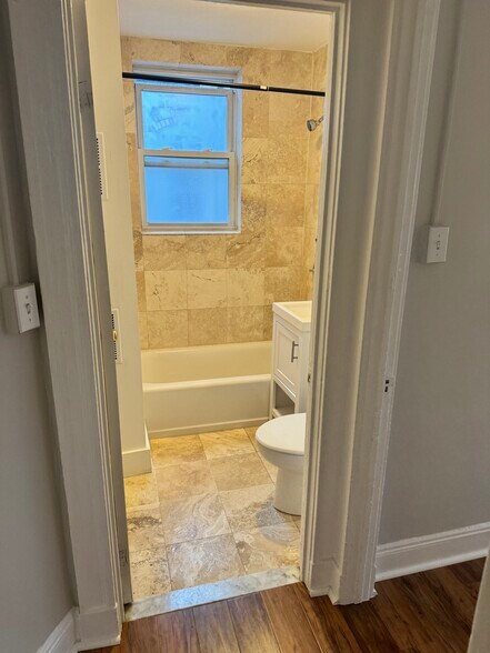 Building Photo - 224 Hanover St