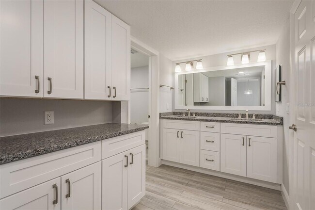 Building Photo - 6035 Sea Ranch Dr