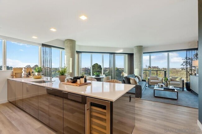 Building Photo - 525 Olive St