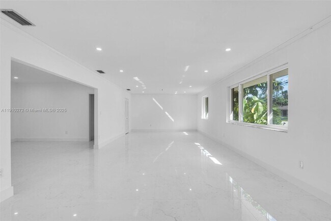 Building Photo - 7021 SW 107th St