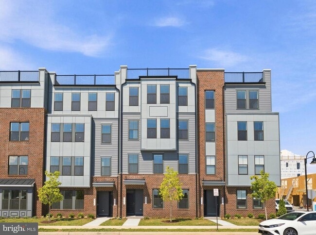 Building Photo - 20151 Northpark Dr