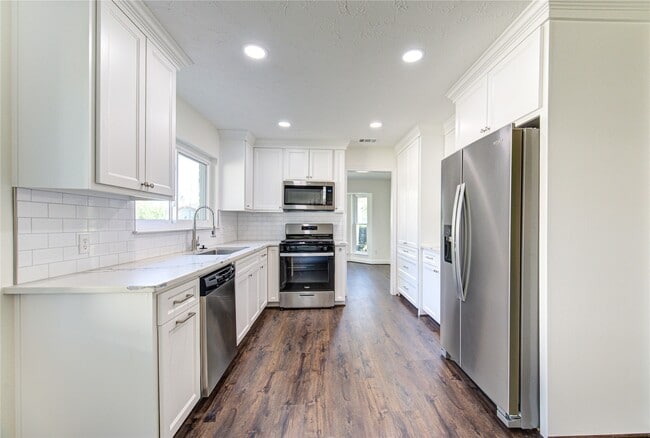 Building Photo - 11511 Brook Meadows Ln