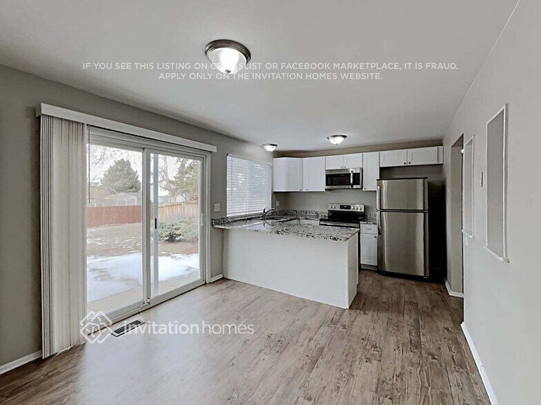 Building Photo - 15735 E Brown Ave