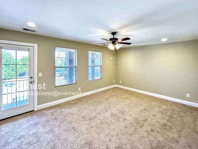 Building Photo - 708 Black Colt Dr