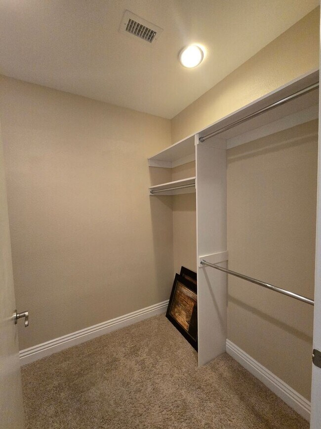 Building Photo - An Amazing Furnished 3 Bedroom Condo at La...