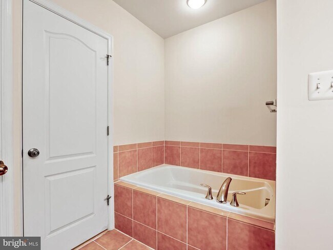 Building Photo - 304 Orchard Ridge Dr