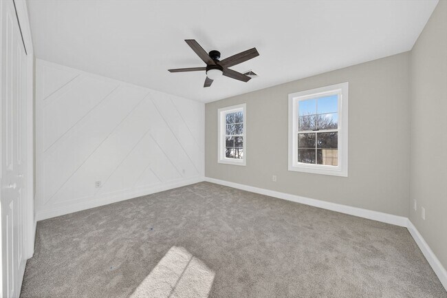 Building Photo - 3 Earle St