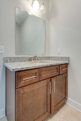 Building Photo - 2043 Pinecrest Dr