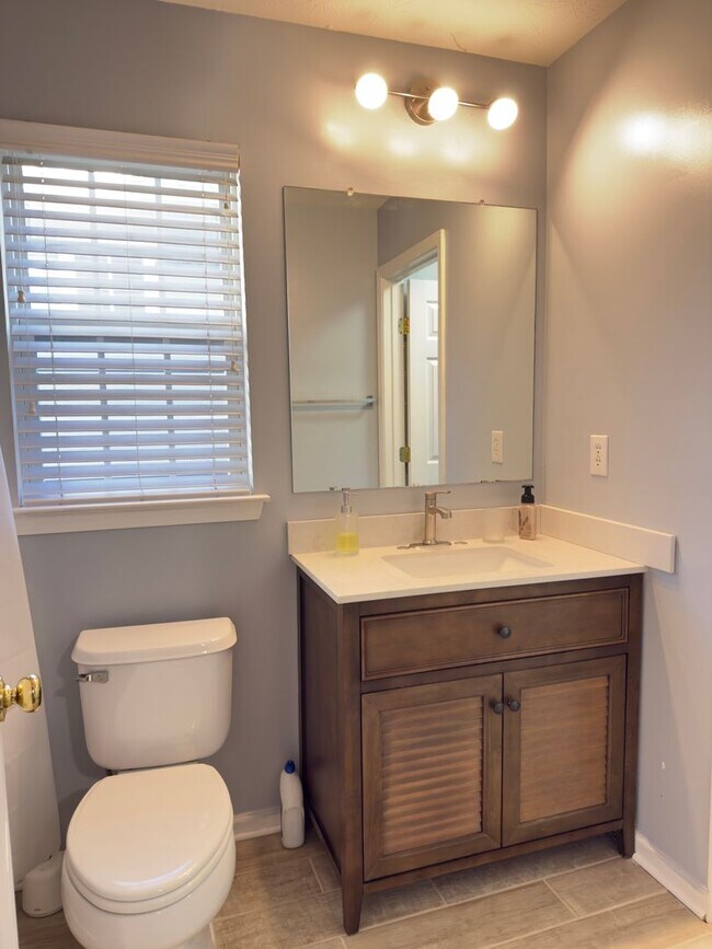 Building Photo - Charming 3/2 in Dallas, GA