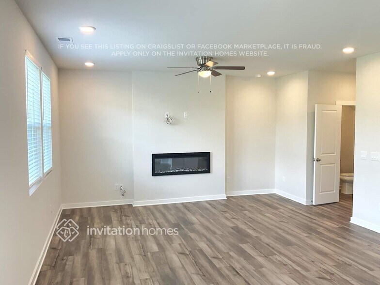 Building Photo - 814 Olde England Dr