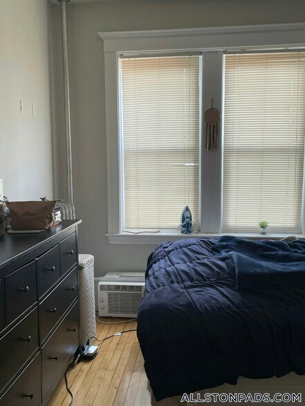 Building Photo - 33 Highgate St