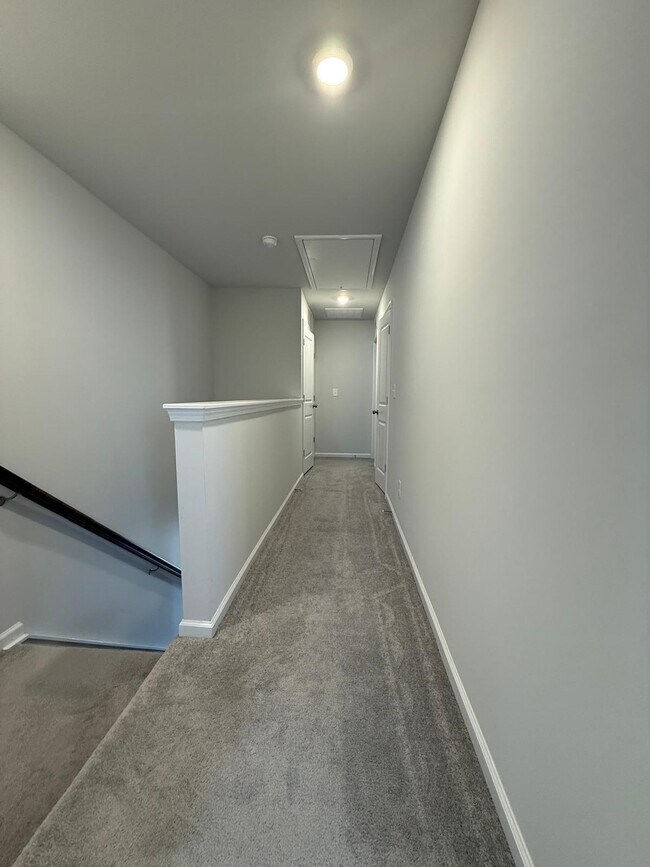 Building Photo - 409 Deercroft Dr