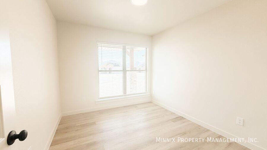 Building Photo - 1208 Cottonwood Ave