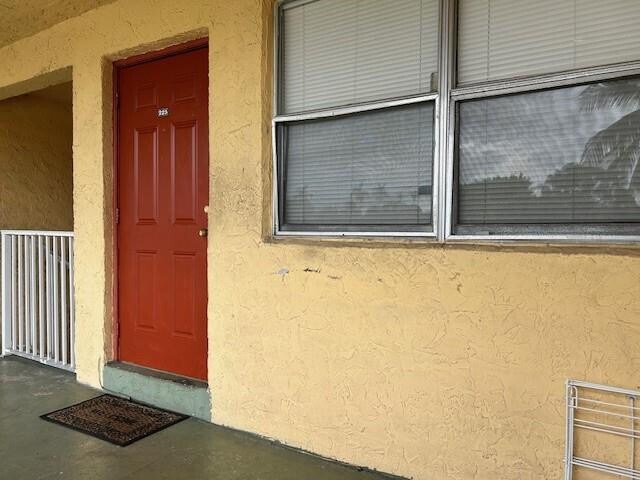 Building Photo - 850 E Commercial Blvd