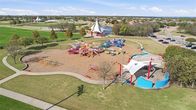 Building Photo - 1718 Clarke Springs Dr