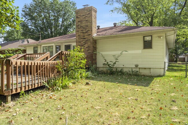 Building Photo - 3259 S Elmira Ave