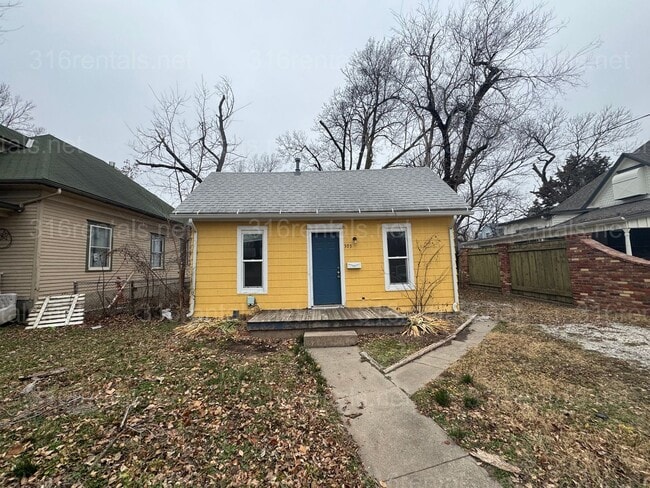 Building Photo - $700 - 1 bed 1 bath - Single Family Home