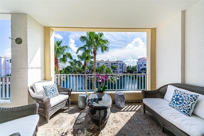 Building Photo - 707 Crandon Blvd