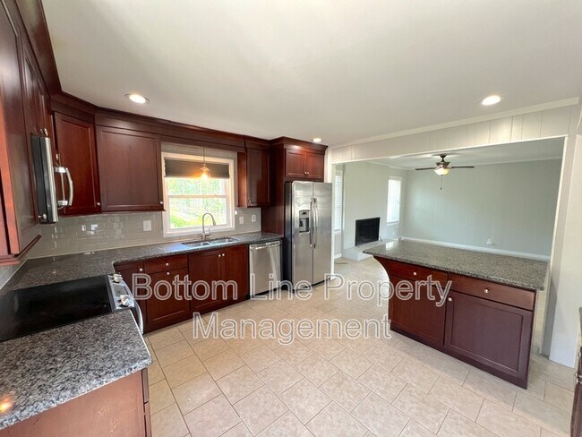 Building Photo - 17120 Green Hill Rd