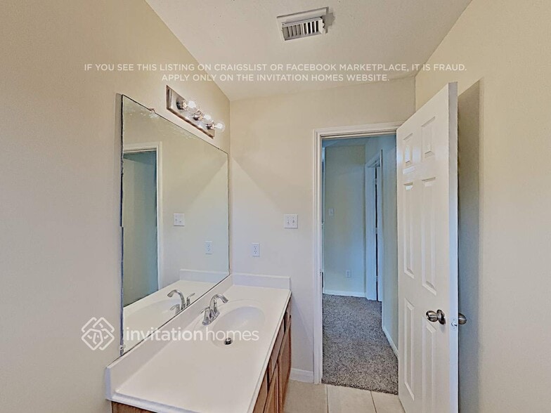 Building Photo - 15802 Parmley Creek Ct