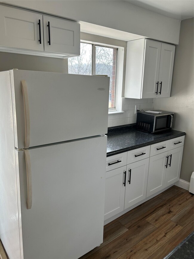 Building Photo - 28 Tanager Rd