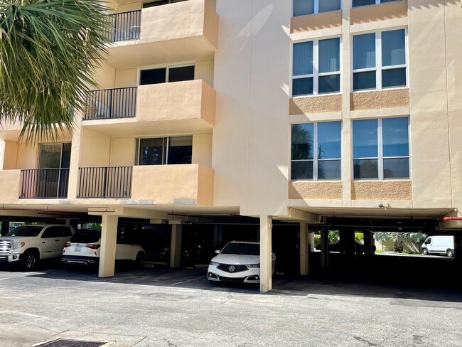 Building Photo - 1000 Spanish River Rd