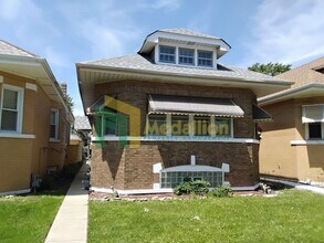 Building Photo - 9418 S Ada St