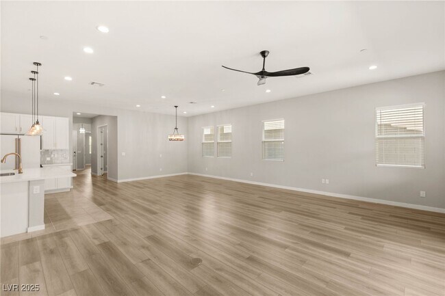Building Photo - 3391 Stone View Ave