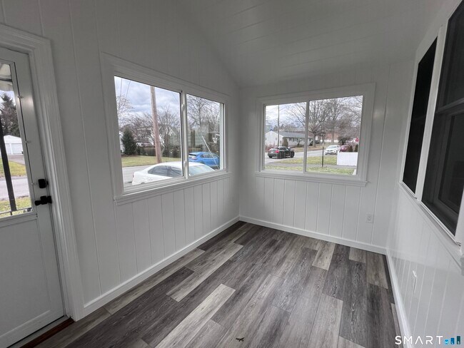 Building Photo - 65 Roseville St