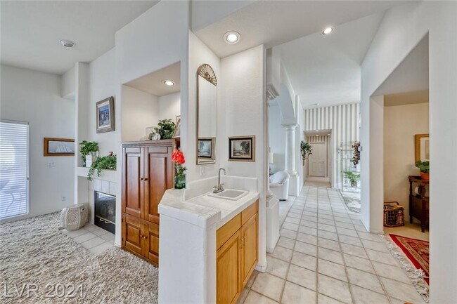 Building Photo - 2229 Fiero Dr