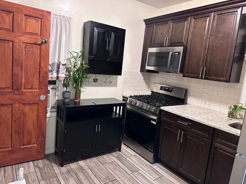 Building Photo - 8482 164th St