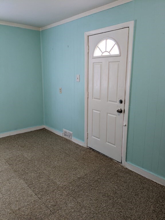 Building Photo - 10 Caddy Rd