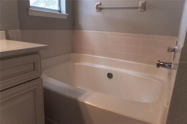 Building Photo - 1440 Finsbury Ct